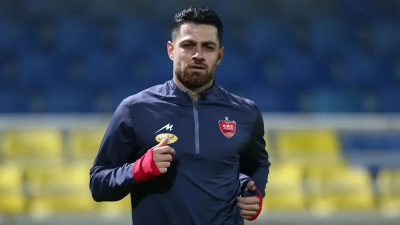 پورعلیگنجی رسما با پرسپولیس تمدید کرد