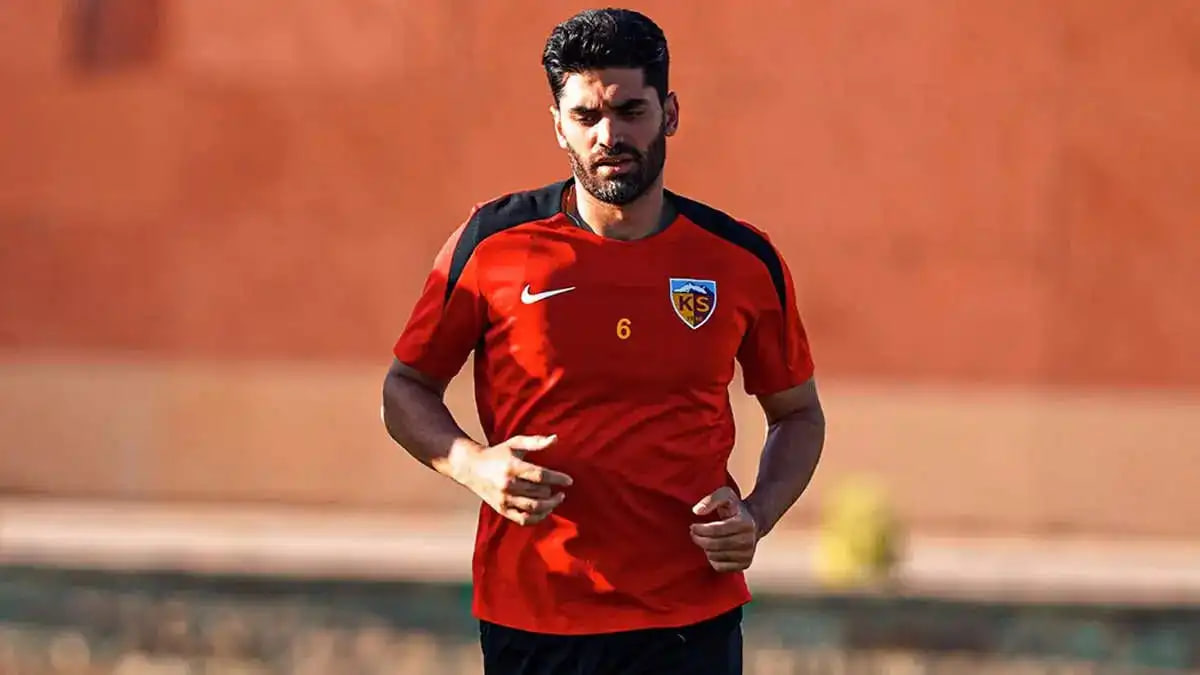 علی کریمی در آستانه بازگشت به سپاهان