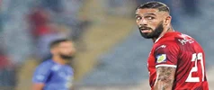 دژاگه: از فوتبال خداحافظی نکرده‌ام و اولویتم ماندن در فولاد است