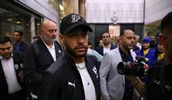 ستاره برزیلی در فرودگاه تهران!