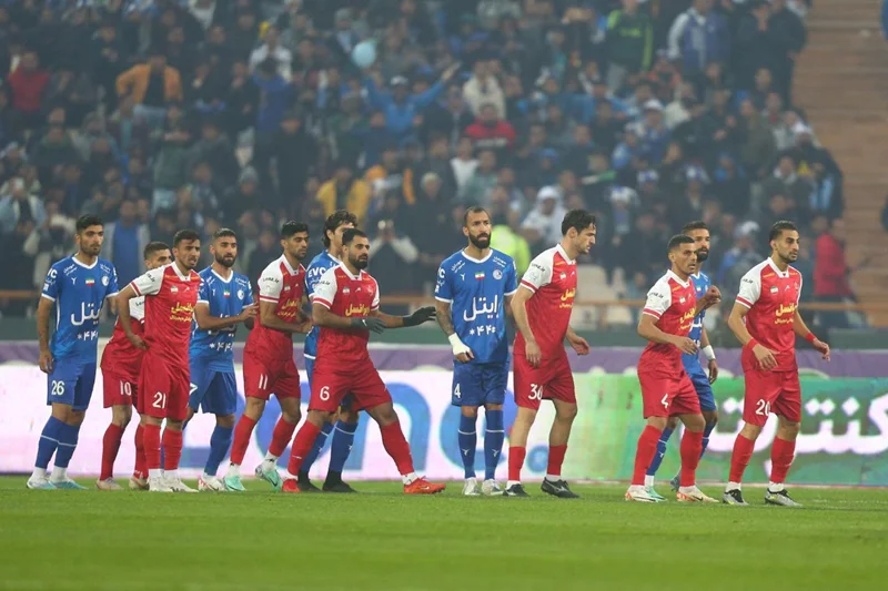 عرضه سهام استقلال و پرسپولیس در روز ۱۲ دی