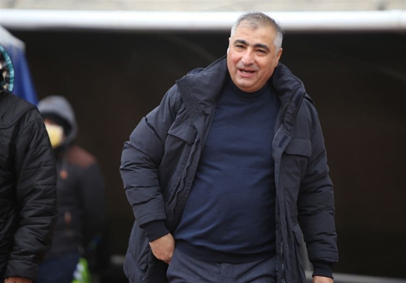 الهامی: بحث من و نساجی دلی است و قرارداد نبسته‌ام