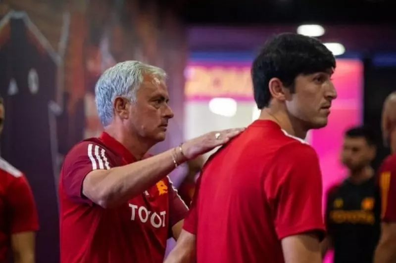 مورینیو: عاشق بازی سردار آزمون هستم