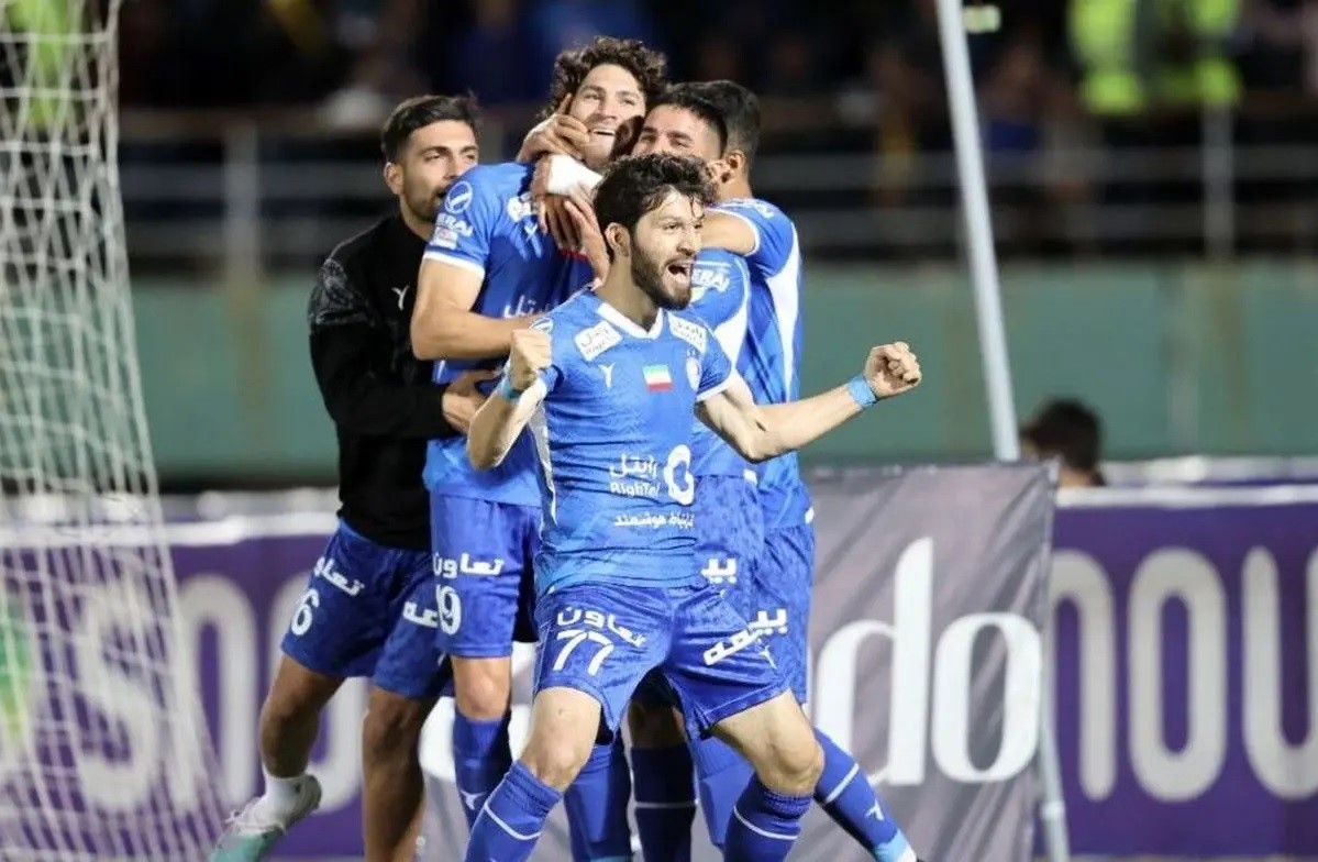 استقلال در اراک به صدر چسبید