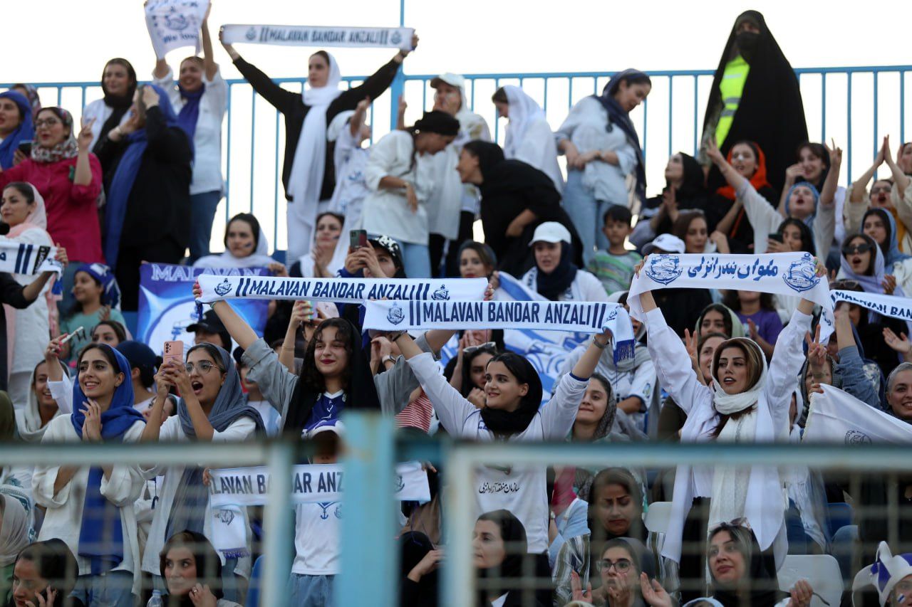 الزام دوباره برای ورود زنان به لیگ برتر